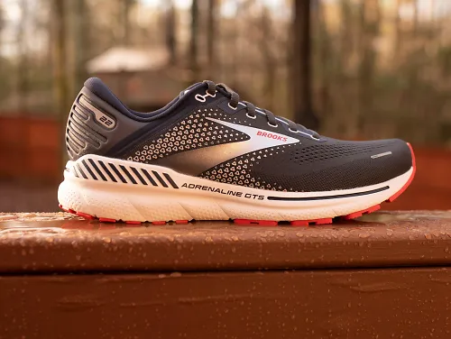 A side view of the men's Brooks Adrenaline GTS 22