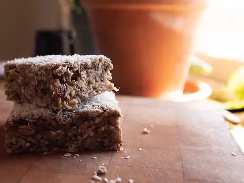 Banana oat energy bars for runners