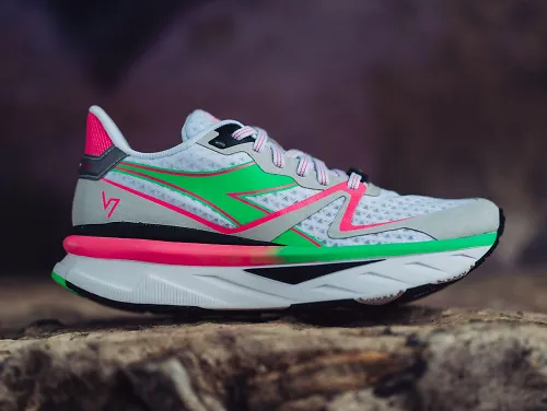 The women's Diadora Atomo v7000.