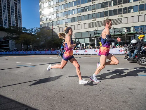 Emily Sisson runs to an American record in the marathon.