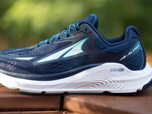 A side view of the women's Altra Paradigm 6.