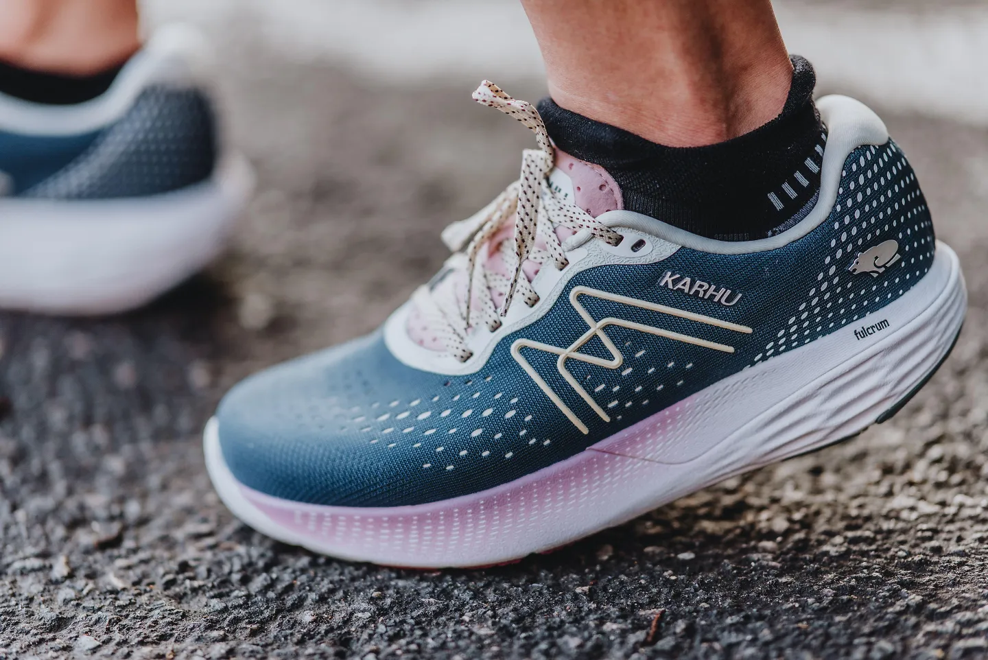The Karhu Ikoni on a woman's foot.