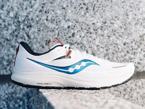 A side profile shot of the white men's Saucony Omni 21.