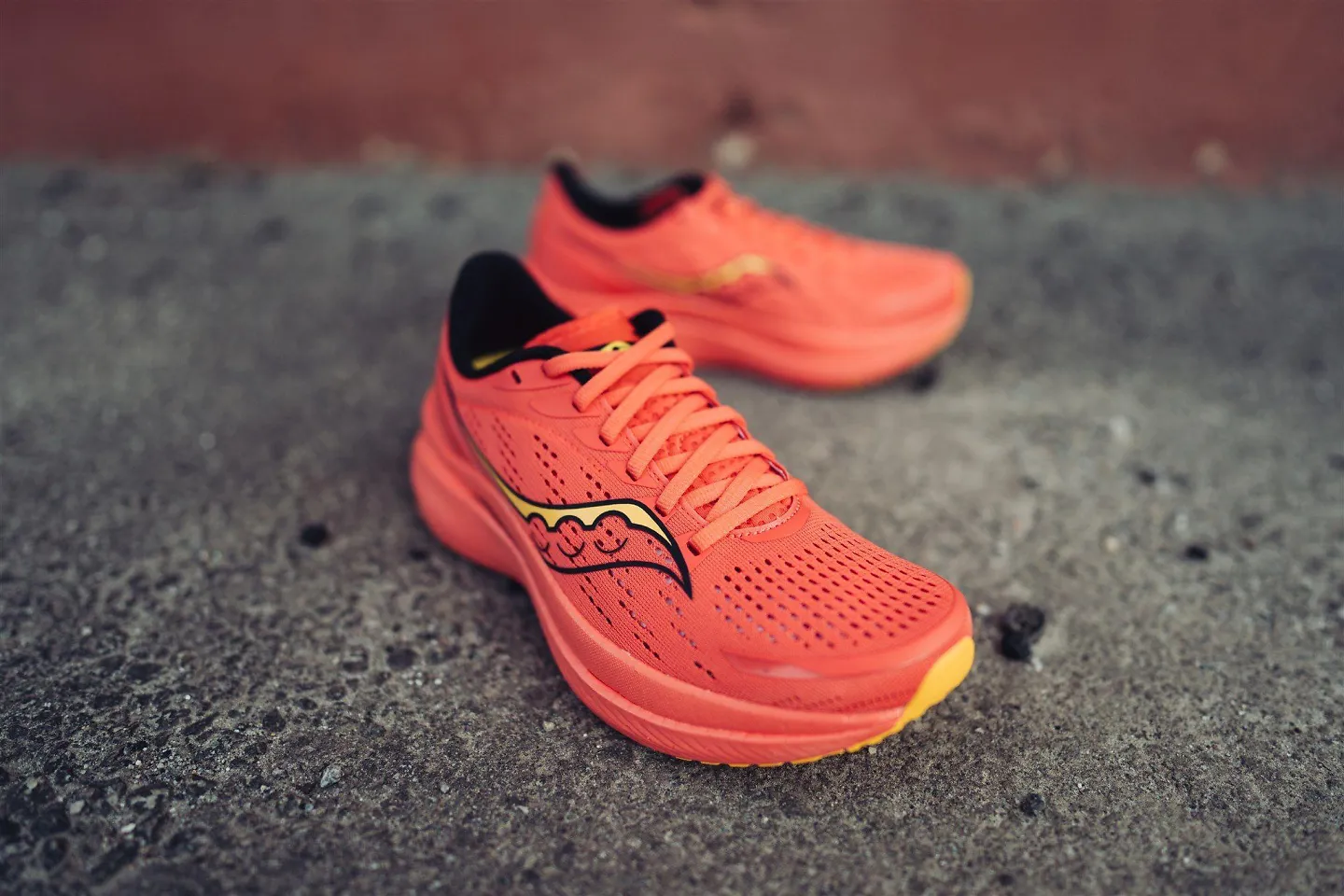 A pair of women's Saucony Endorphin Speed 3.