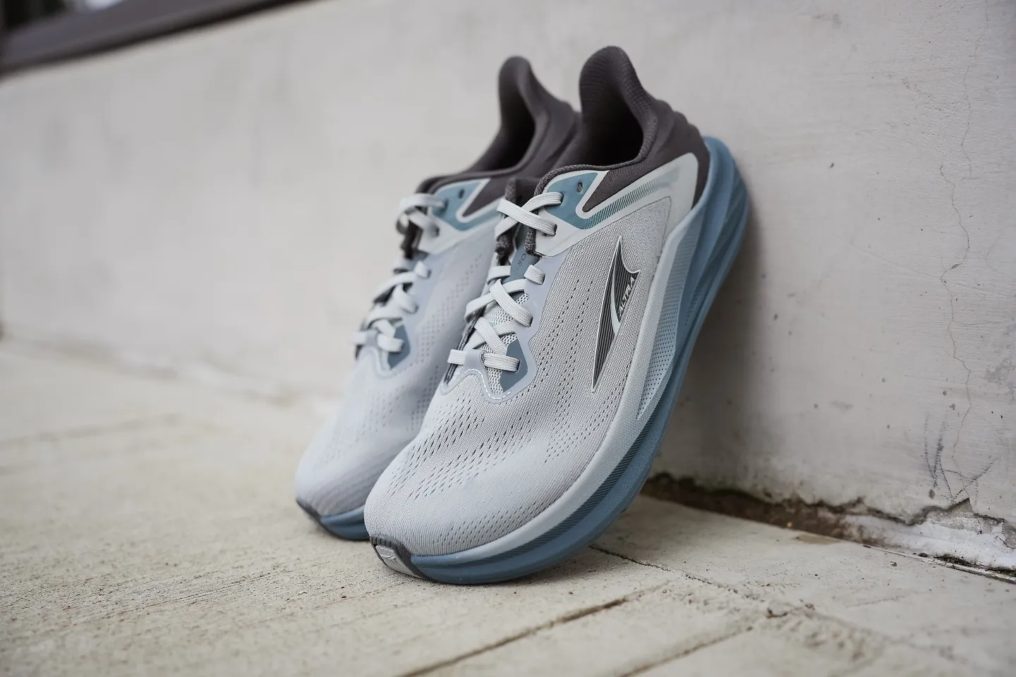 The Altra Torin 8 in GRAY.