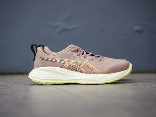 The men's ASICS GEL-Cumulus 27 in Taupe Grey / Black