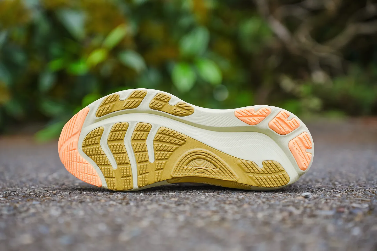 The ASICS GEL-Kayano 32