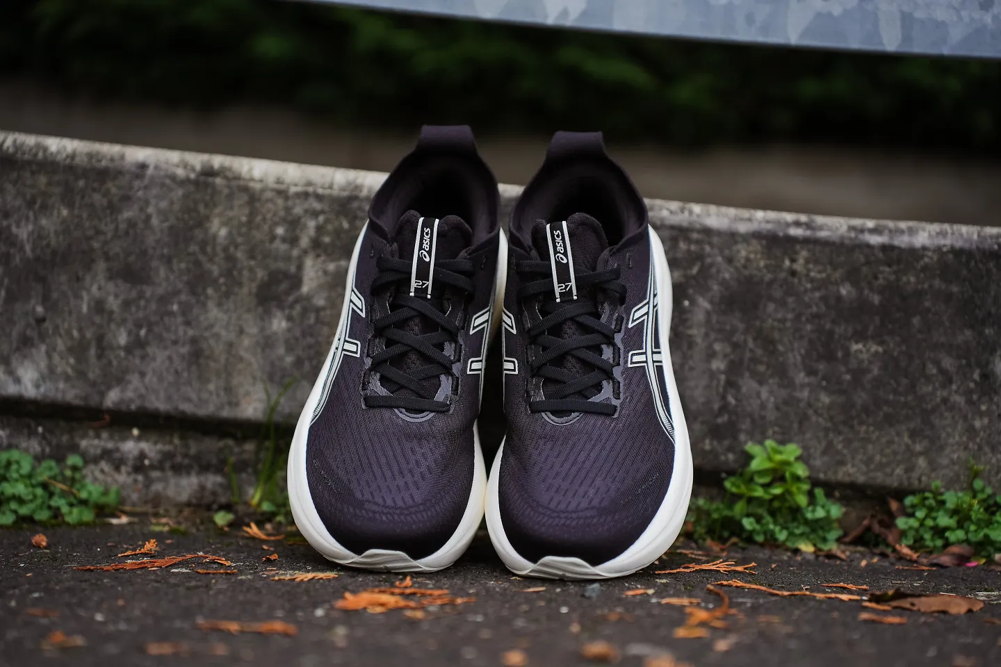 The ASICS GEL Nimbus 27 in Black Lake Grey.