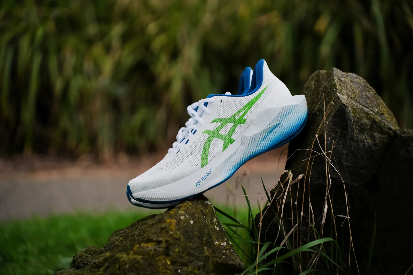The ASICS Novablast 6