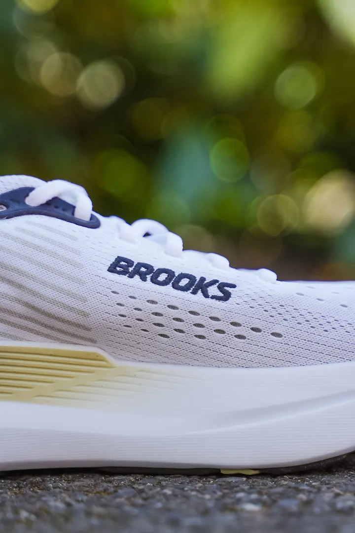 The Brooks Ghost Max 3
