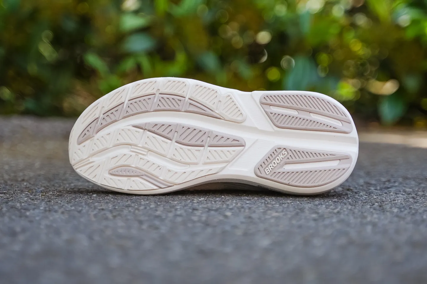 The Brooks Ghost Max 3