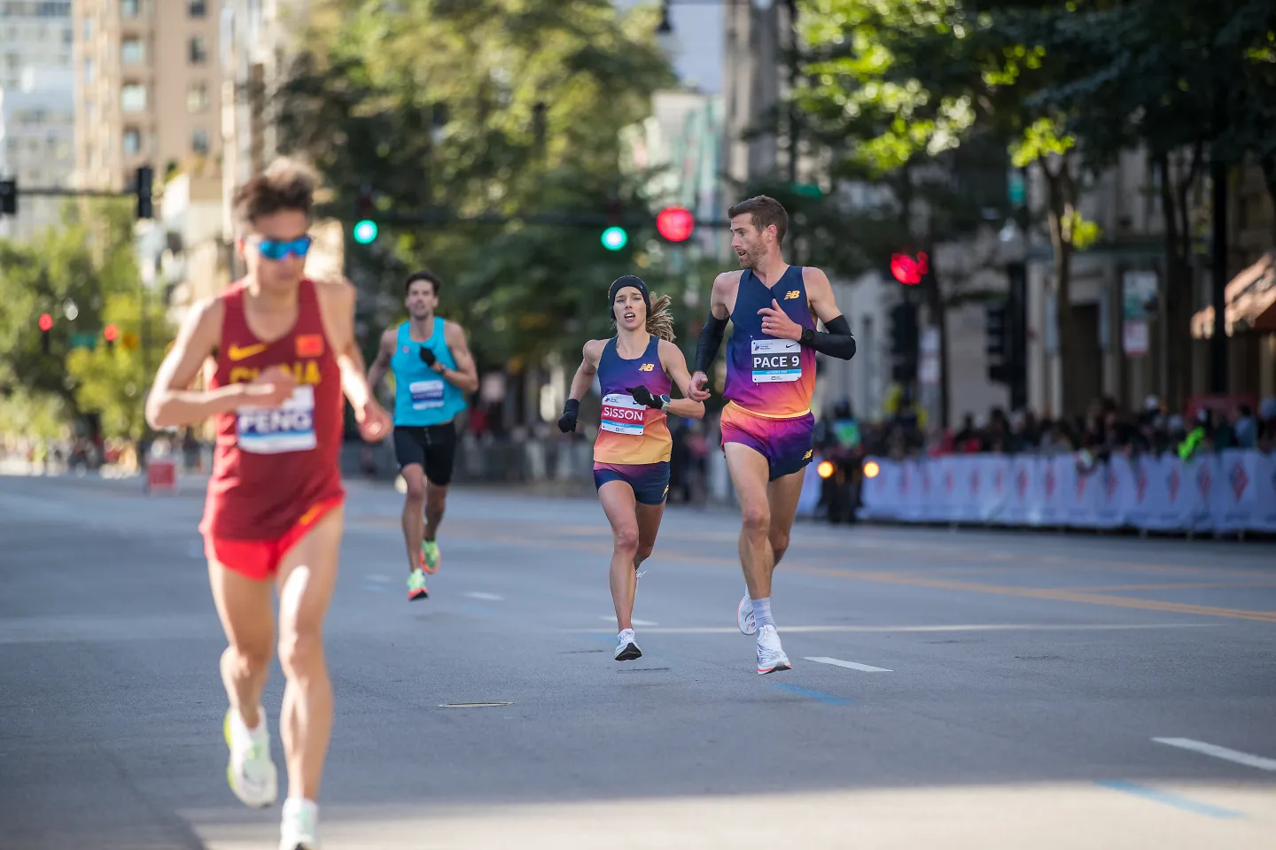Emily Sisson during her record-breaking run at the Chicago Marathon in 2022.