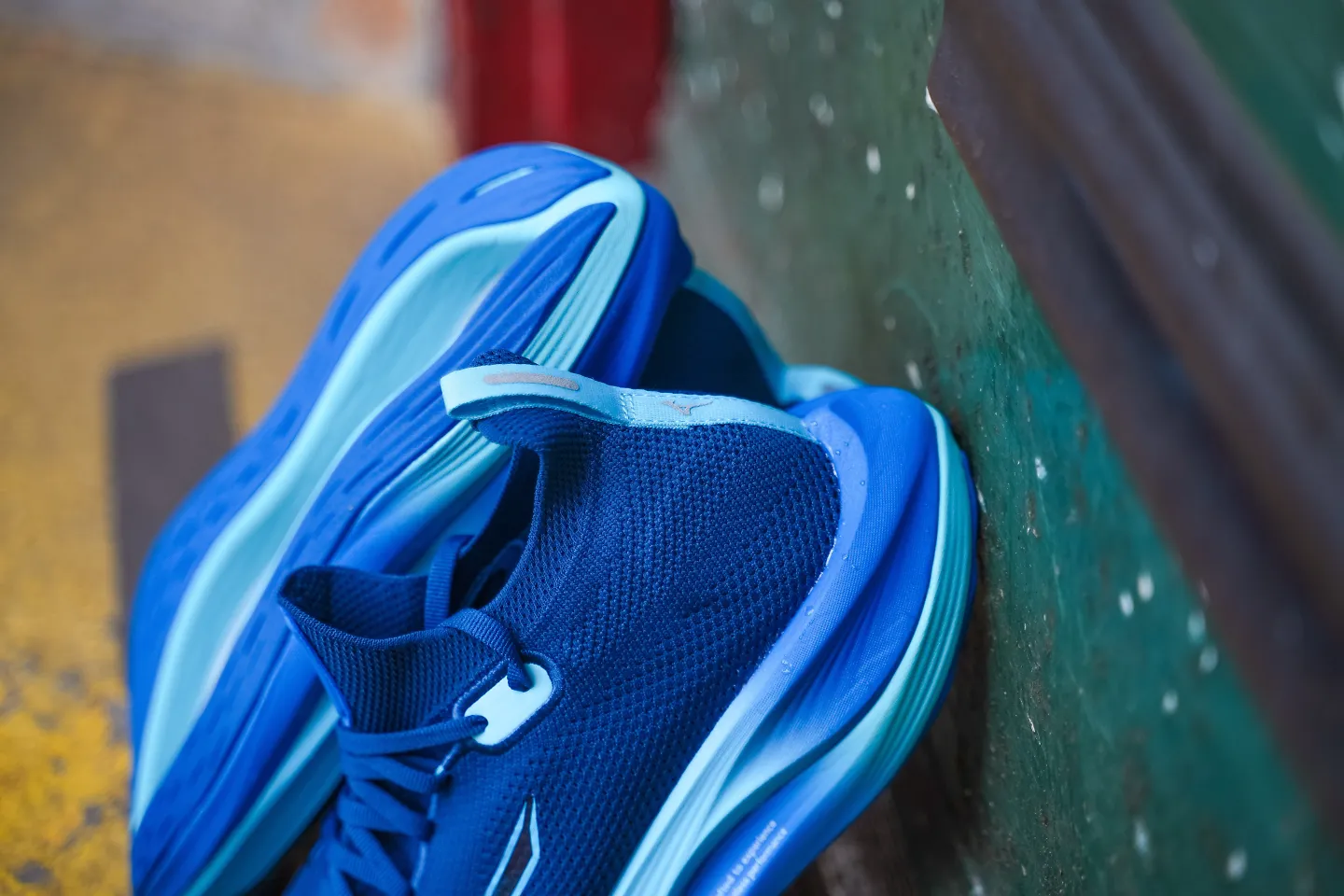 The Mizuno Neo Vista. 