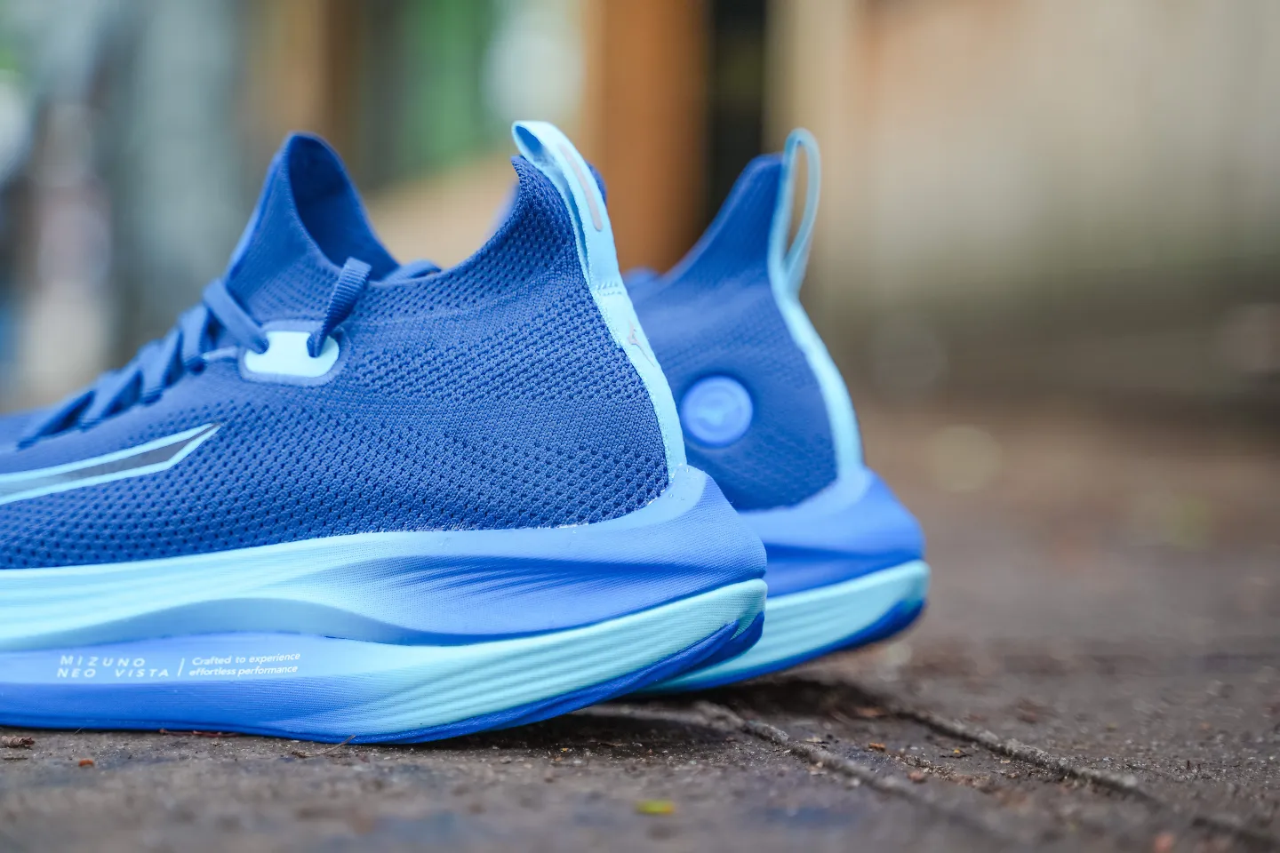 The Mizuno Neo Vista.