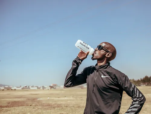 Elite runner Mo Farah drinks Maurten drink mix
