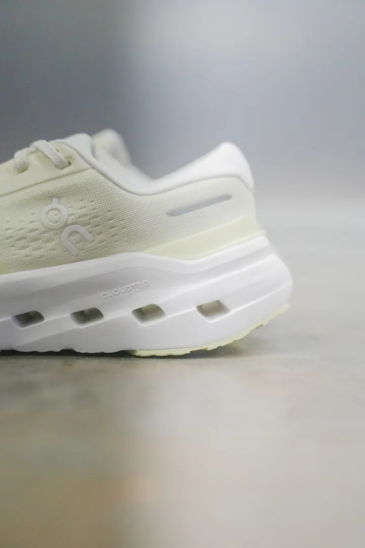 The On Cloudrunner 3
