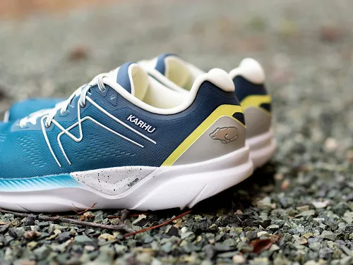 A pair of Karhu Fusion Ortix 2021 running shoes