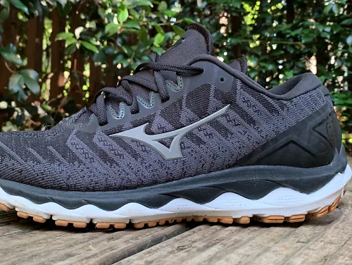The Mizuno Wave Sky Waveknit 4 running shoes
