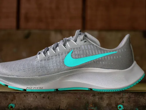 The women's Nike Air Zoom Pegasus 37 on a piece of wood